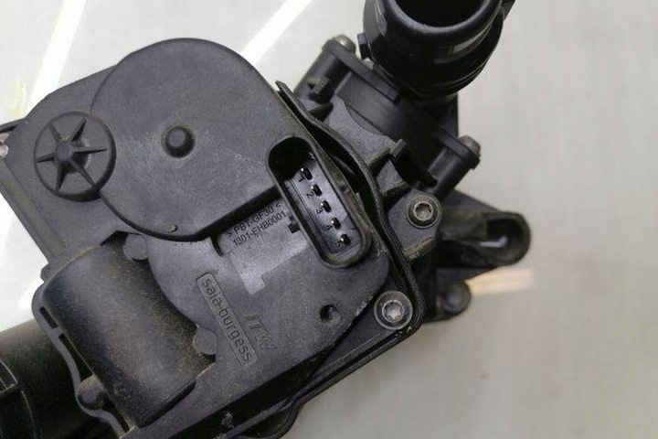 фото №10, Корпус термостата bmw 3 g20, g28 8642560 3.0l бензин 285kw 2020