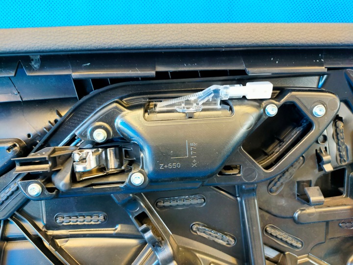 фото №8, Audi a3 8v sedan 2018r s-line 2.0tdi 110kw боковина обивка дверь правые зад