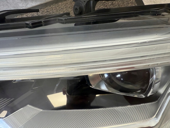 фото №15, Комплект лампа передних audi q3 8u0 рестайлинг 15-19 полный led dynamic8u0941033/034