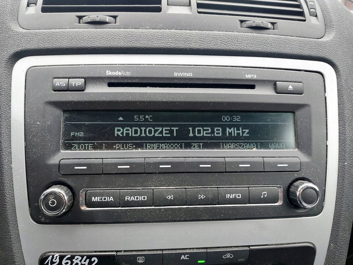 фото №1, Радио проигрыватель skoda swing octavia ii рестайлинг 08-13r без гидроусилителя код