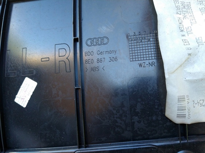 фото №6, Боковина праві задній зад na двері матеріал чорний soul audi a4 b6 b7 00-08