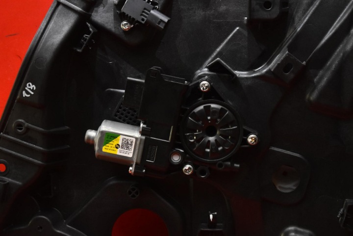 фото №6, Стеклоподъемник правый перед eu 82480be120 hyundai kona 2 ii 23-25