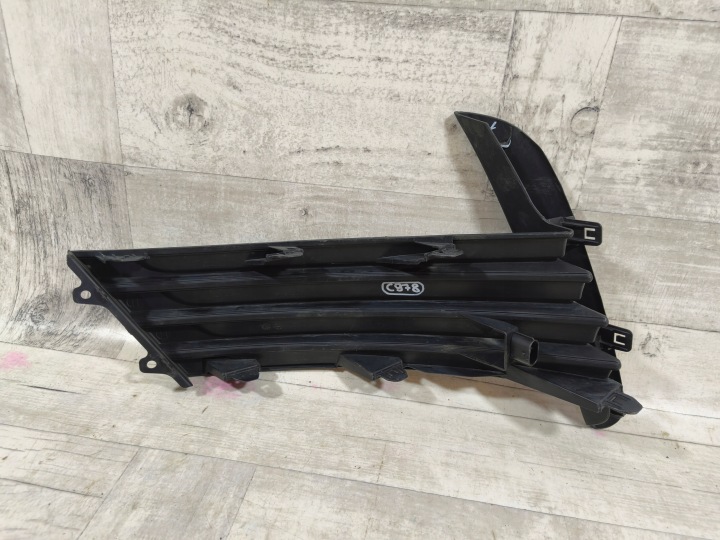 фото №8, Toyota corolla e18 рестайлинг решётка заглушка бампера правое перед 81481-02610