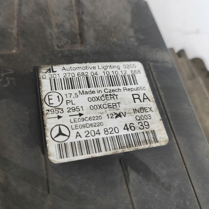 фото №8, Mercedes-benz c w204 2012 правая сторона лампа передняя