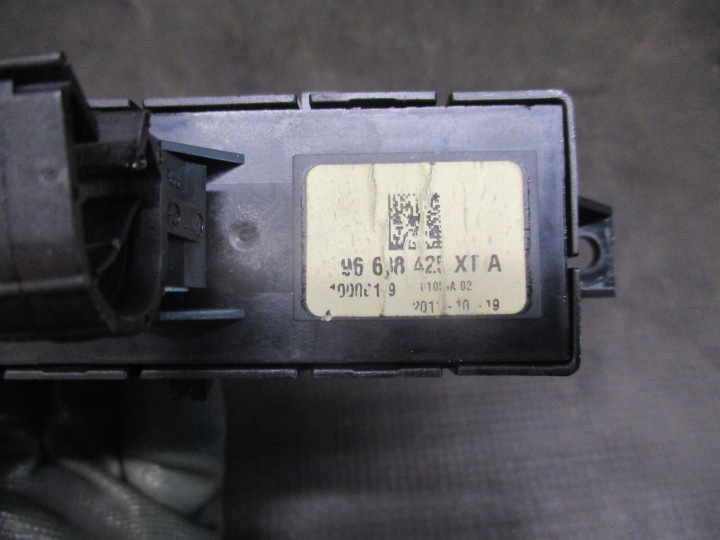 фото №8, Кнопки света аварийный радар 9663842t peugeot 3008 i 1.6 d ehdi 09-13 r.