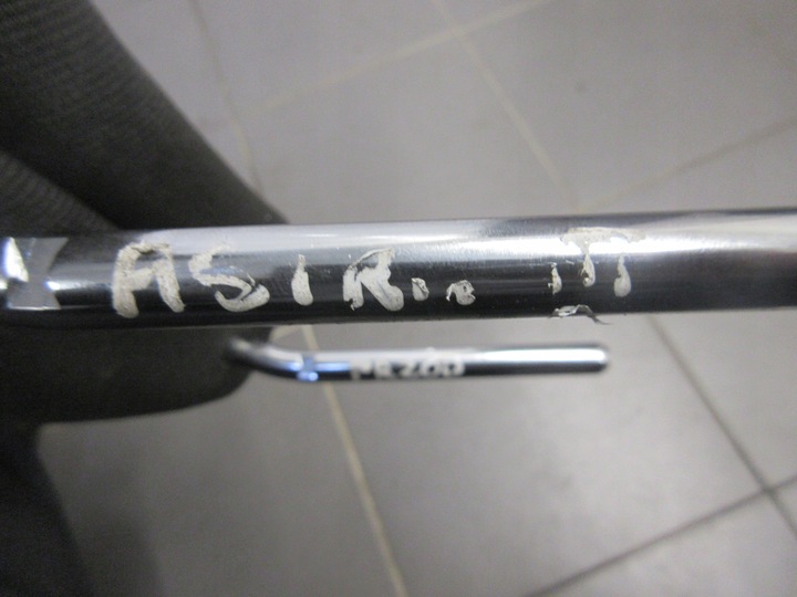 фото №4, Підголівник праві лівий перед opel astra iii 3 h