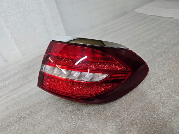 фото №1, Mercedes e s213 213 универсал лампа задняя правая w213