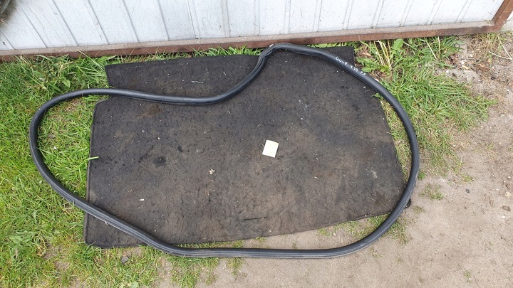 фото №1, Vw golf 4 iv 5d - прокладка двері правий перед