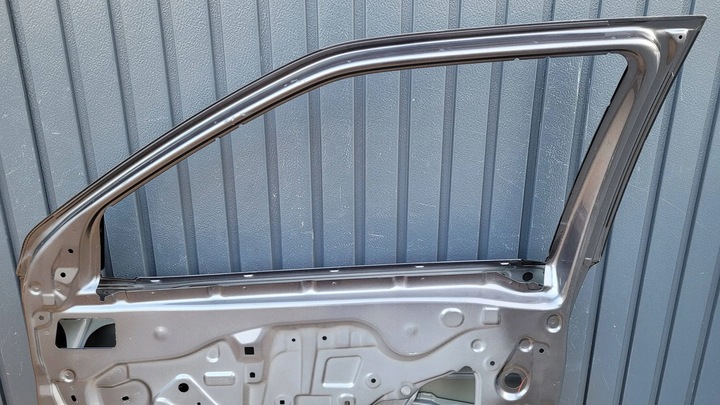 фото №11, Toyota yaris cross 20 дверь перед передние правые fv