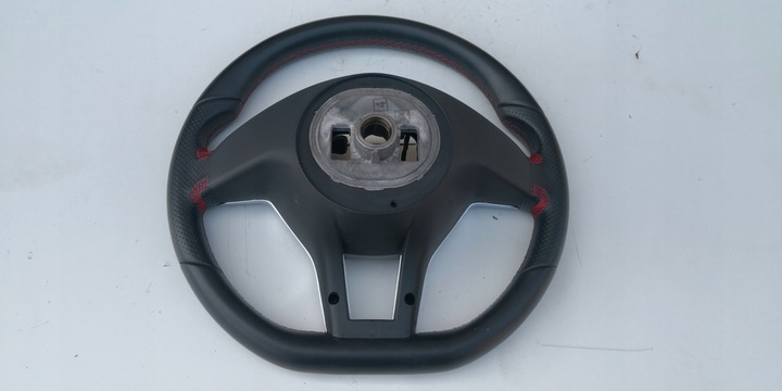 фото №4, Mercedes w176 amg руль красная nić