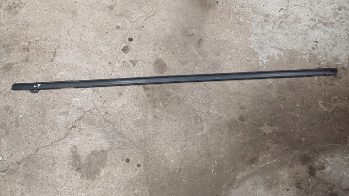 фото №1, Ford fiesta mk8 5d планка двері ліва передня накладка