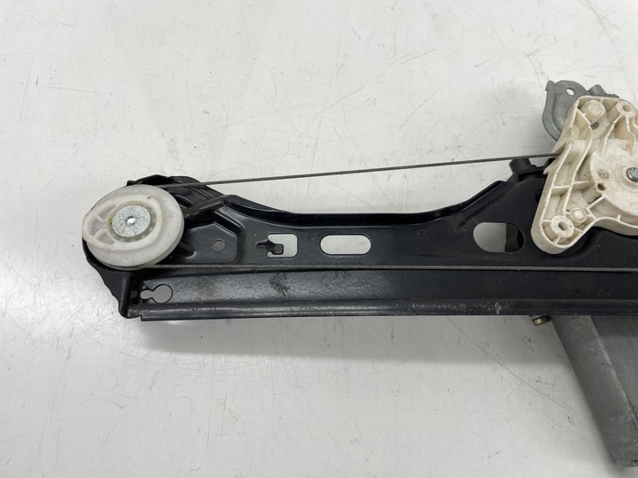 фото №9, Підйомник скло правий зад mercedes w203 a2038203042