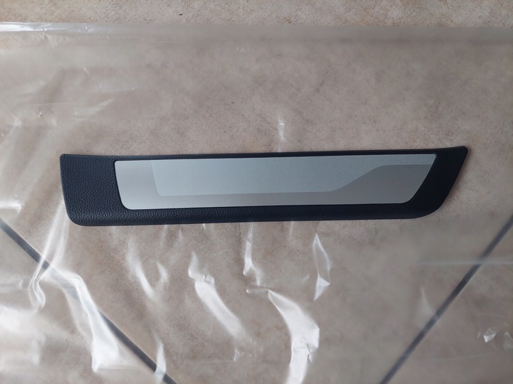 фото №1, Накладка - планка порогова - правий зад - skoda karoq - нова