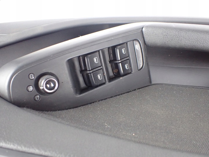 фото №10, Обивка боковина дверь левый перед audi a5 8t 8t8867105 европа!!