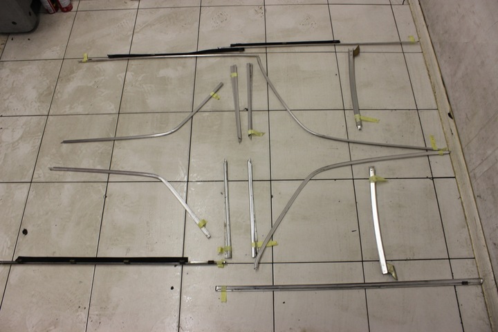 фото №9, Планка скло двері комплект хром w123 sedan