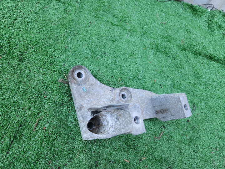 фото №3, Лапи кронштейн коробки peugeot 508 citroen c5
