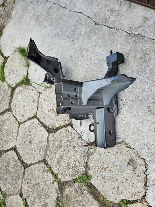 фото №7, Renault scenic iii 3 09- левая сторона лонжерон передняя четверть