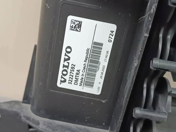 фото №9, Volvo xc40 ii рестайлинг 2021+ жалюзи заборщик руль воздуха 32227592