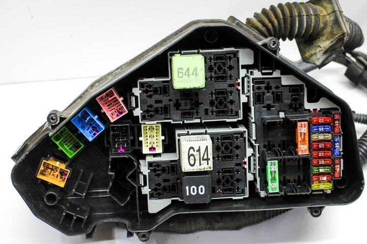 фото №15, Коробка запобіжників porsche cayenne 92a 7p5971072r 3.0l гібрид 245kw