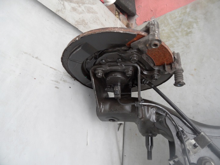 фото №6, Ось задняя балка подвешивание зад toyota corolla verso 2011 идеальное состояние