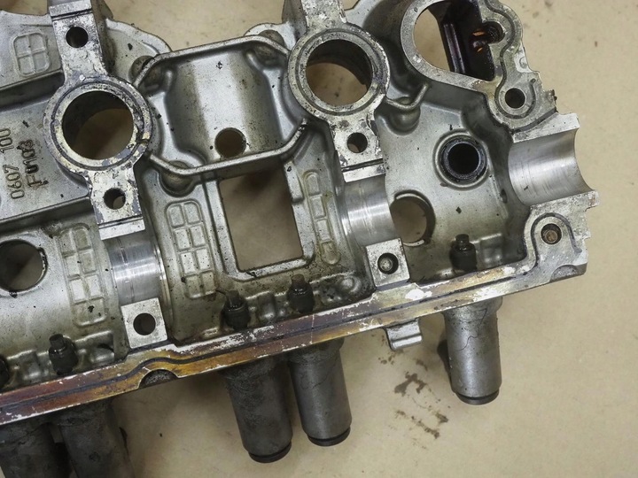 фото №14, Audi a4 b8 a5 a6 c6 2.0 tfsi крышка клапанов головки 06h103475h
