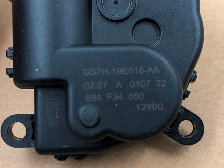 фото №8, Клапан колектора кришки обігріву gs7h-19e616-aa do ford s-max mk2 galaxy mk3