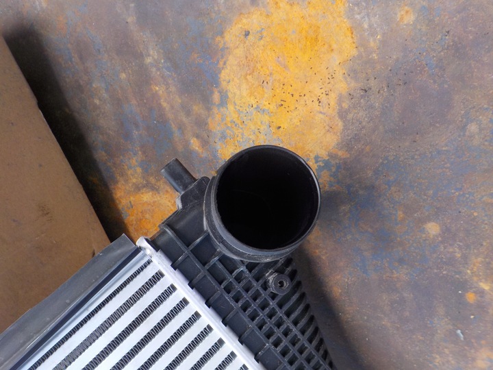 фото №8, Радіаторів води нова пошкоджені коліно volkswagen caddy 1.6 tdi