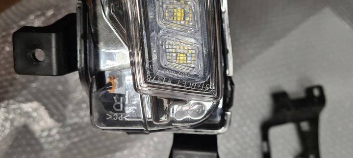 фото №9, Suzuki vitara правий led drl stanley w1378