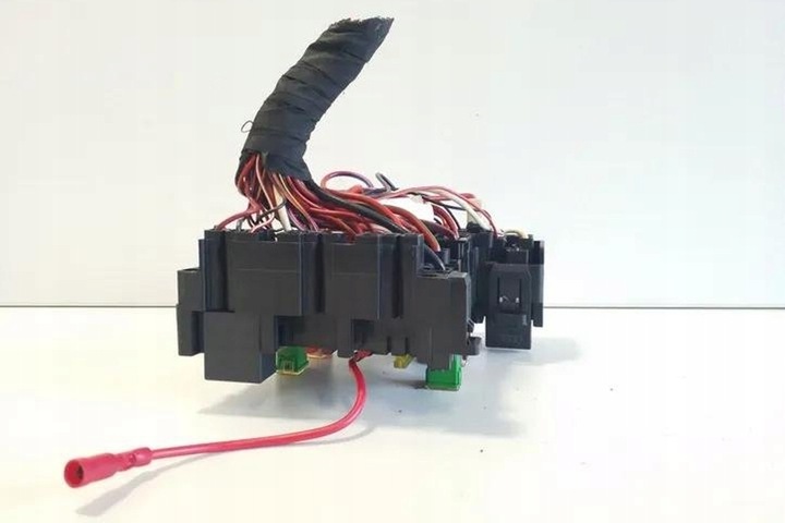 фото №1, Коробка предохранителей skoda superb iii estate 3v5 5q0937615c 2.0l дизель