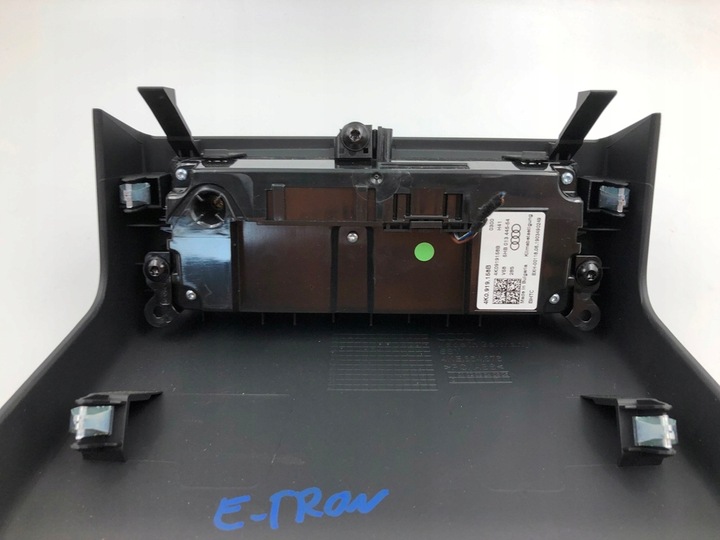 фото №9, Панель кондиціонера audi e-tron 55 quattro 4ke