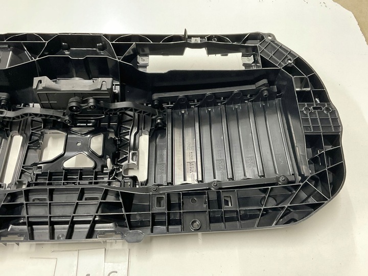 фото №12, Ролета, жалюзі, кермо повітря bmw i7/i-7 g70 2.046