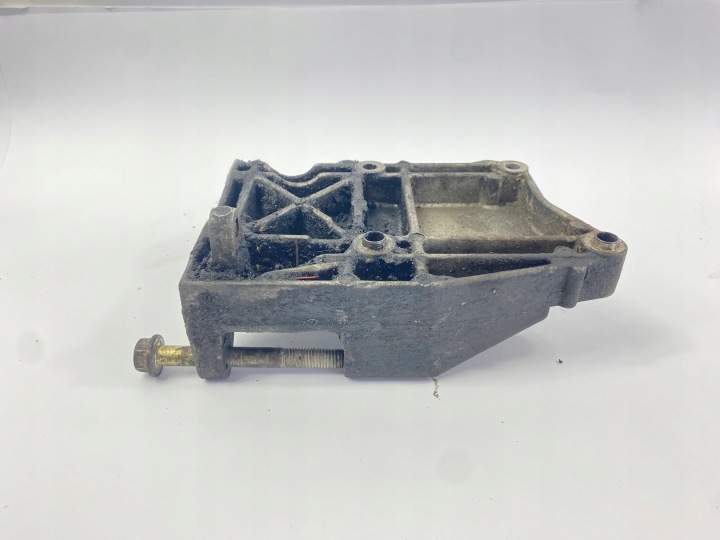 фото №10, Основание кронштейн генератора mercedes w124 6011550435 200d 250d 300d
