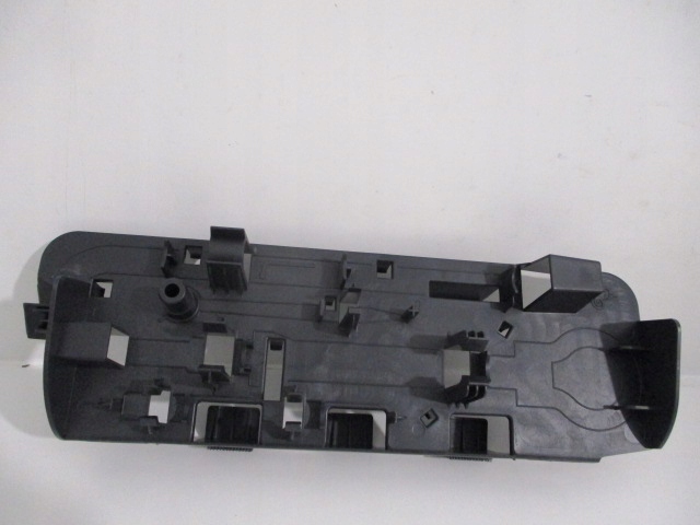 фото №1, Berlingo partner 08- органайзер do ушка буксировочный новый 6736j3