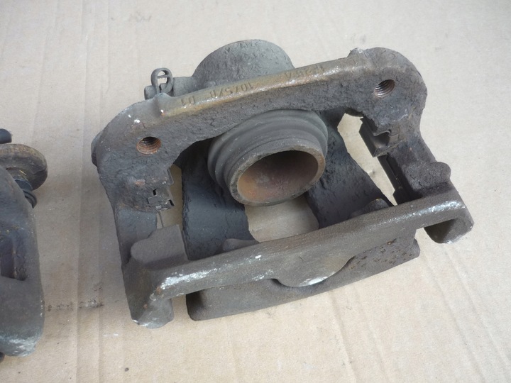 фото №10, Затискачі + jarzma перед bmw 1 e87 e81 284mm 54/22 перевірені справні