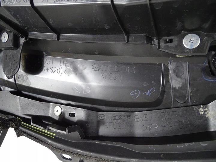 фото №7, Панель під лобовим склом пластиковий mazda 3 bm bn 2013-2019 європа - комплект