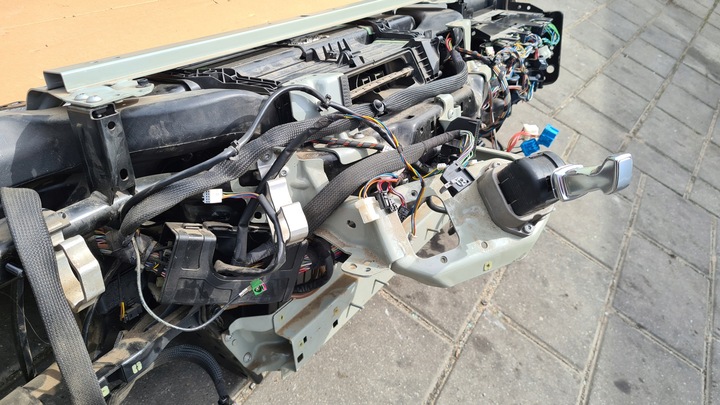 фото №11, Mercedes actros mp4 панель раздаточная капот каркас