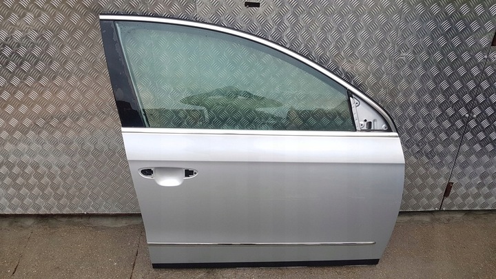 фото №1, Дверь правые перед passat b6 bez ржавчина lak: la7w