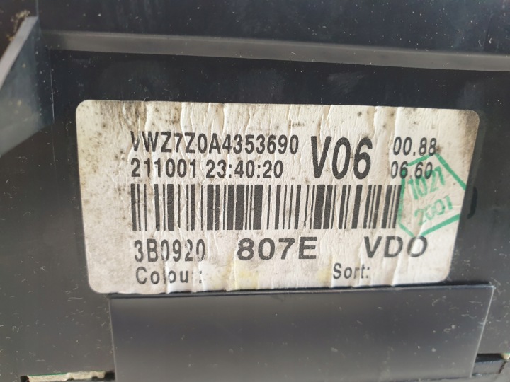 фото №11, Vw passat b5 fl 2.3 v5 панель приладів 3b0920807e