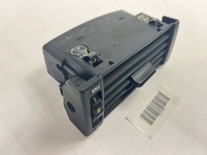 фото №8, Решітка повітропровід права пасажира w панель приладів консоль mercedes w124