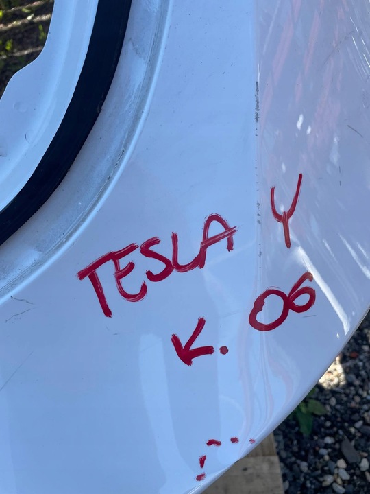 фото №5, Крышка багажника tesla модель y зад