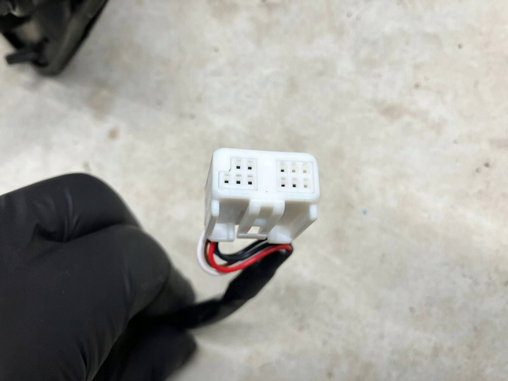 фото №7, Corolla e21 sedan универсал hb зеркало внешние комплектные правые 1l0 8 pin