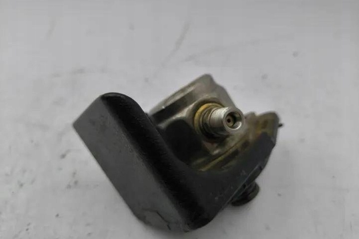 фото №1, Насос топлива toyota corolla estate _e21_ 23101f2010 2.0l гибрид 112kw