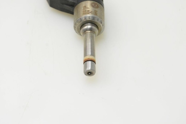 фото №1, Форсунка vw golf vi 5k1 03c906036f 1.4l бензин 2008