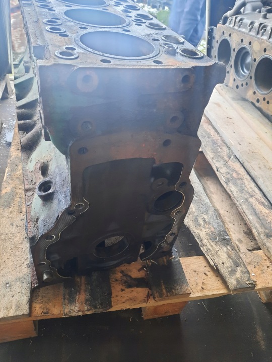 фото №8, Блок  двигуна стійка volvo fl 6 d6b 220 250 00-06 r