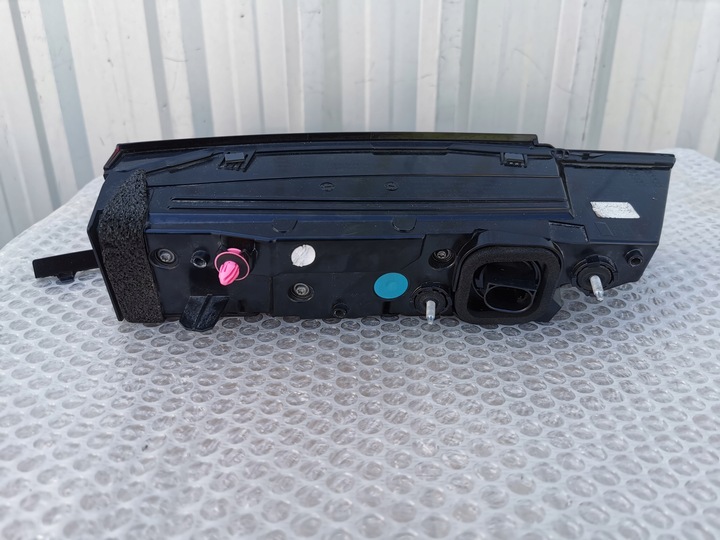 фото №10, Land range rover sport iii l461 23- лампа задняя правая led w крышка багажника