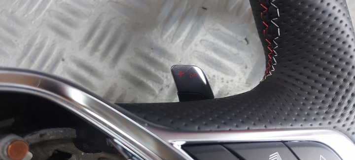 фото №7, Руль лепестки кожа clio v многофункциональный