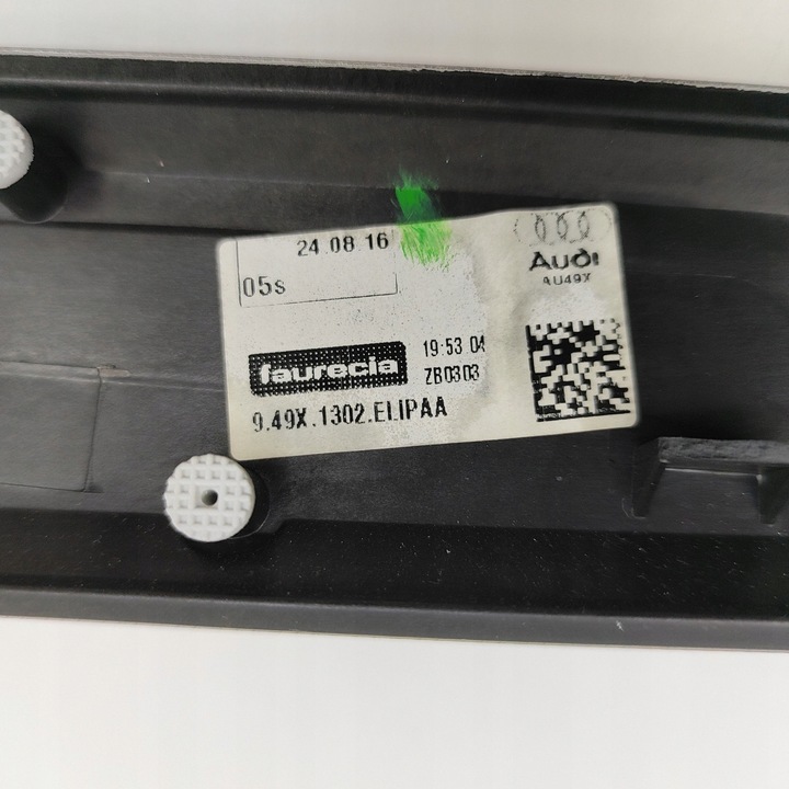 фото №5, Audi a4 s4 b9 8w 2017 рамка бардачка панелі розподільчої