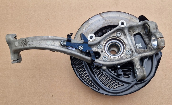 фото №1, Поворотный кулак ступица диск 4k0407560d 4k0407242b audi a6 c8 правая