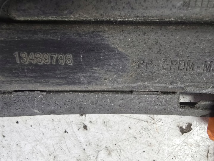 фото №6, Opel astra k 5 v решітка середня бампера перед na датчики pdc 13439798