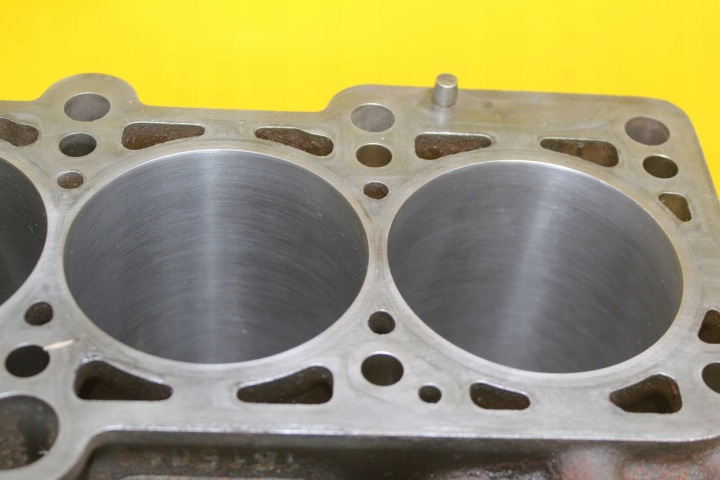 фото №6, Блок  двигуна vw bora golf iv skoda octavia 2.0b 8v bbw 06a103021c